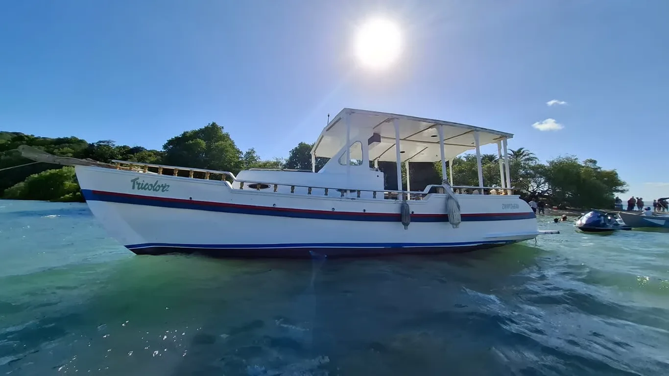 Barco Tricolor — foto 1 de 7