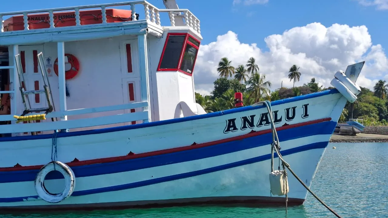 Analu — embarcação para eventos na Baía de Todos os Santos